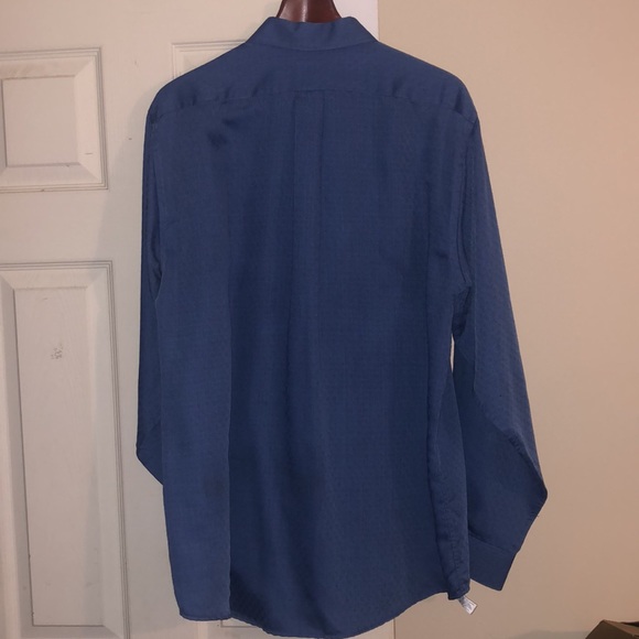Van Heusen Men’s Button Down Size XL 17 (36/37) - Picture 3 of 7